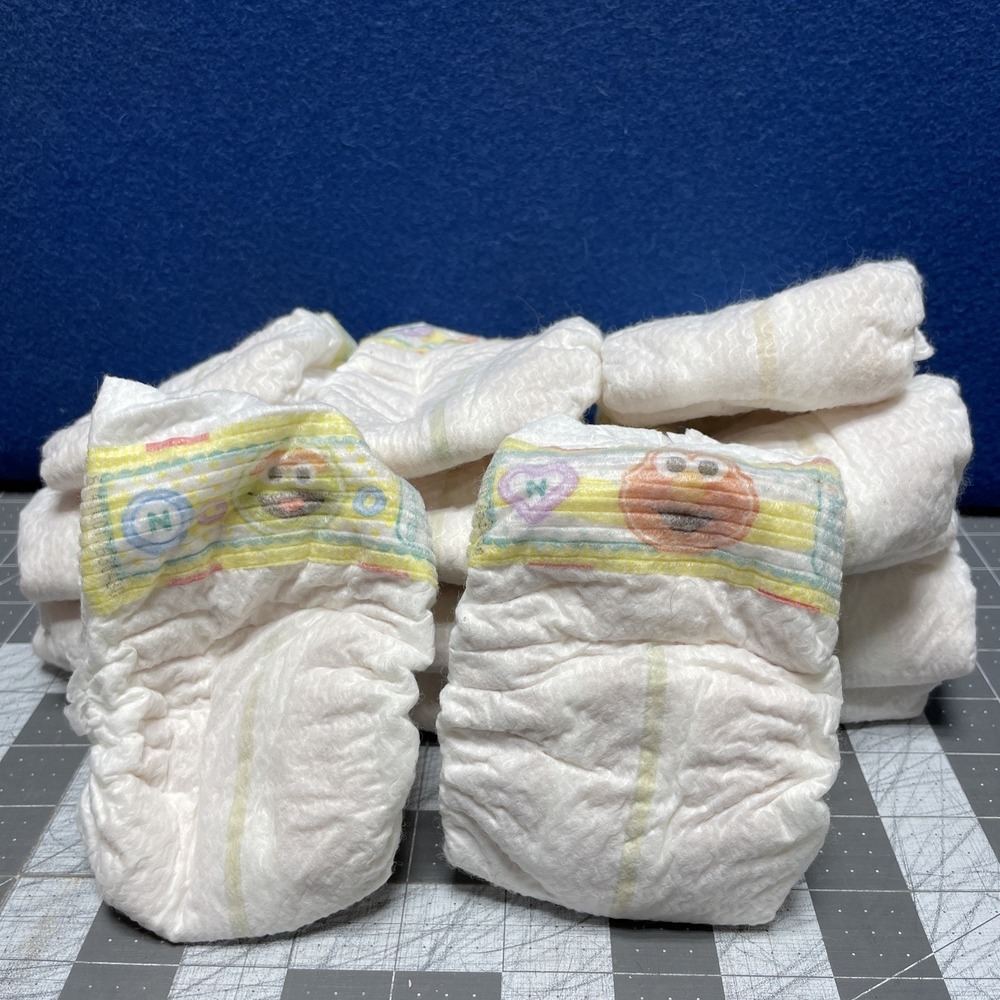 2015 Pampers Swaddlers Diapers Sesame Workshop Cookie Monster Elmo Grover 15